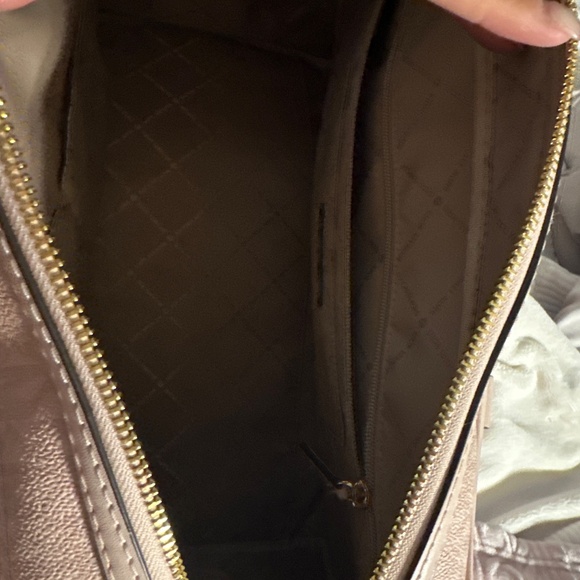 Michael Kors Weekender Bag - Picture 2 of 3